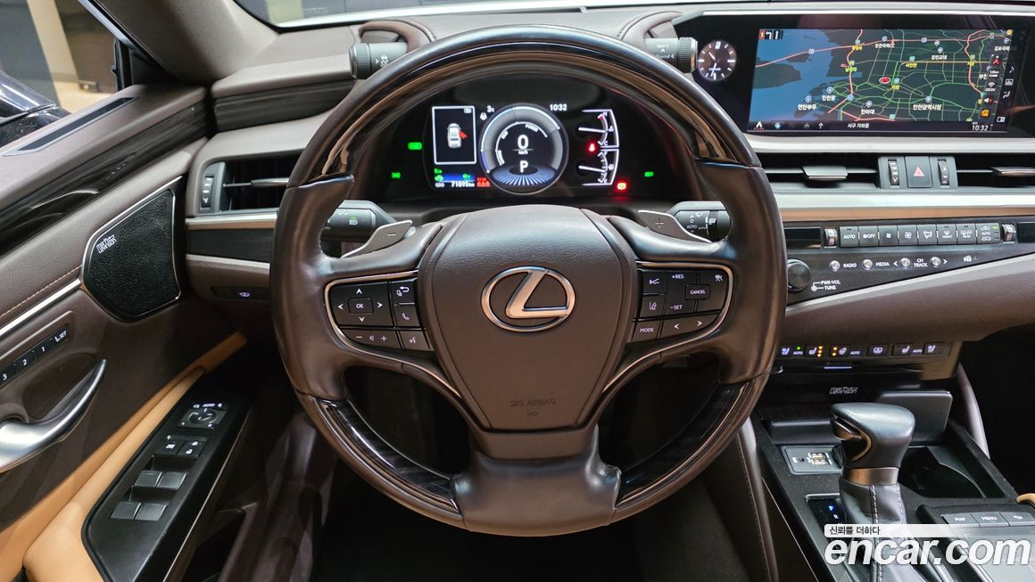 Lexus ES 2020
