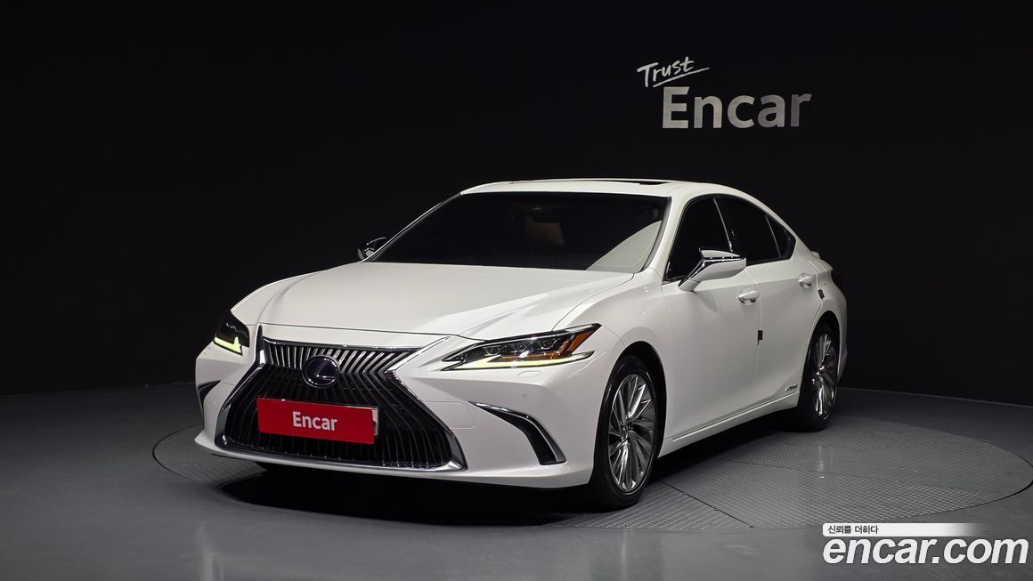 Lexus ES 2020