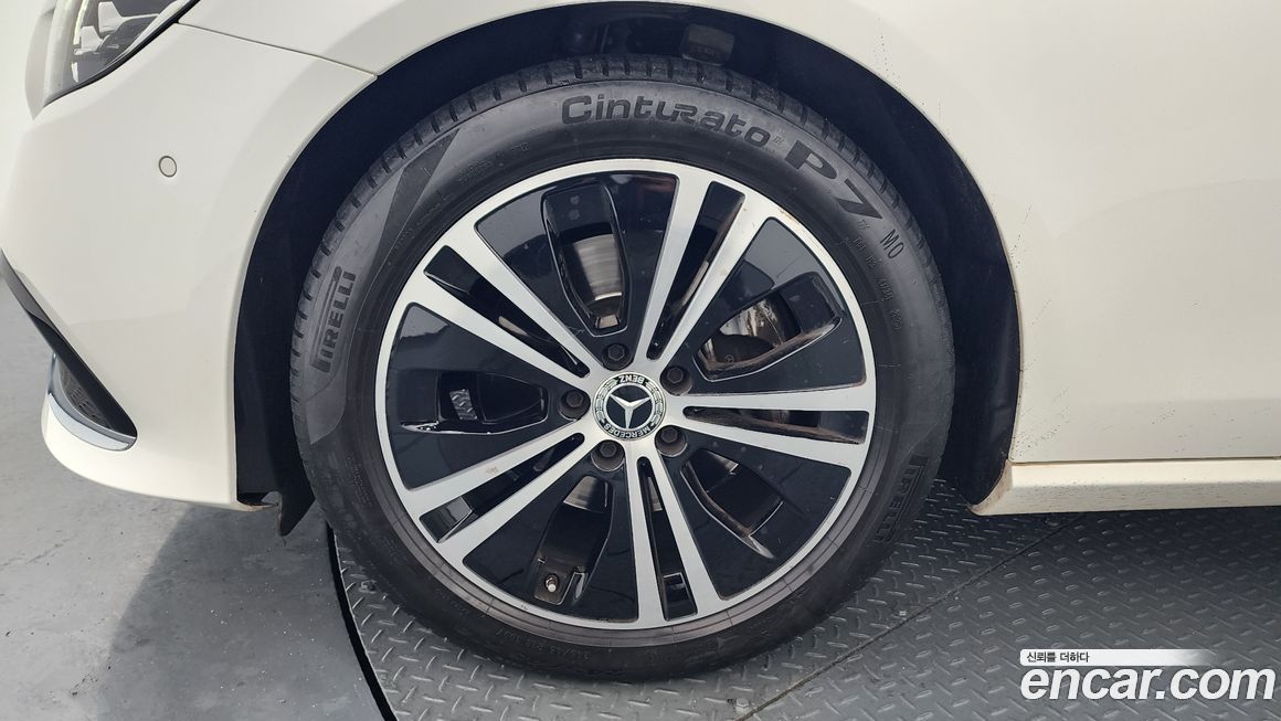 Mercedes-Benz E-Class 2021