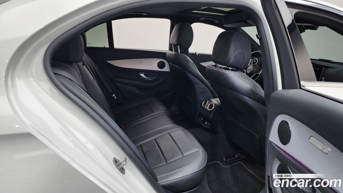 Mercedes-Benz E-Class 2021