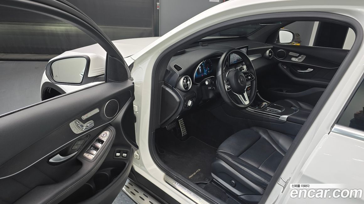 Mercedes-Benz GLC-Class 2021