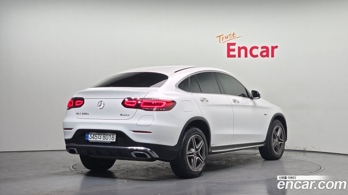 Mercedes-Benz GLC-Class 2021