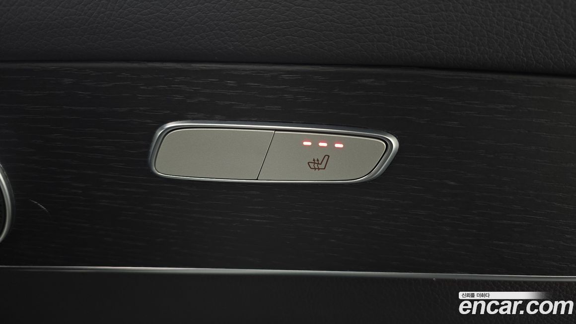 Mercedes-Benz GLC-Class 2021