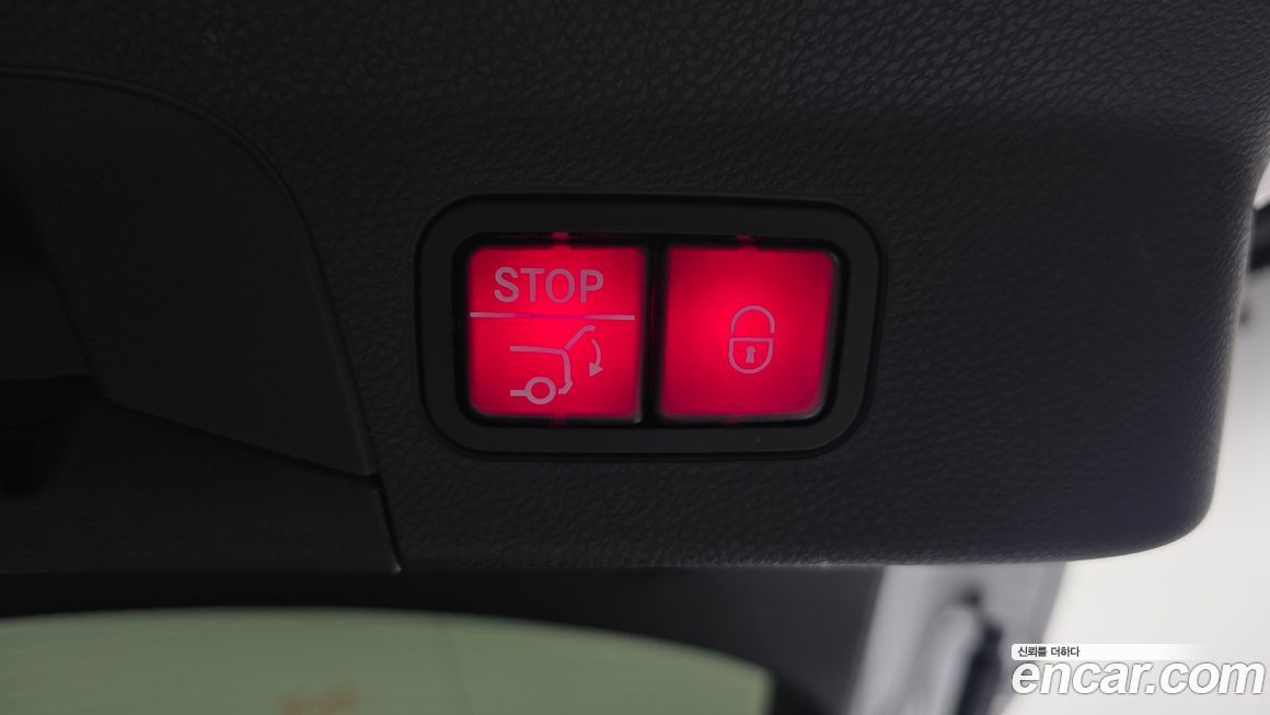 Mercedes-Benz GLC-Class 2021