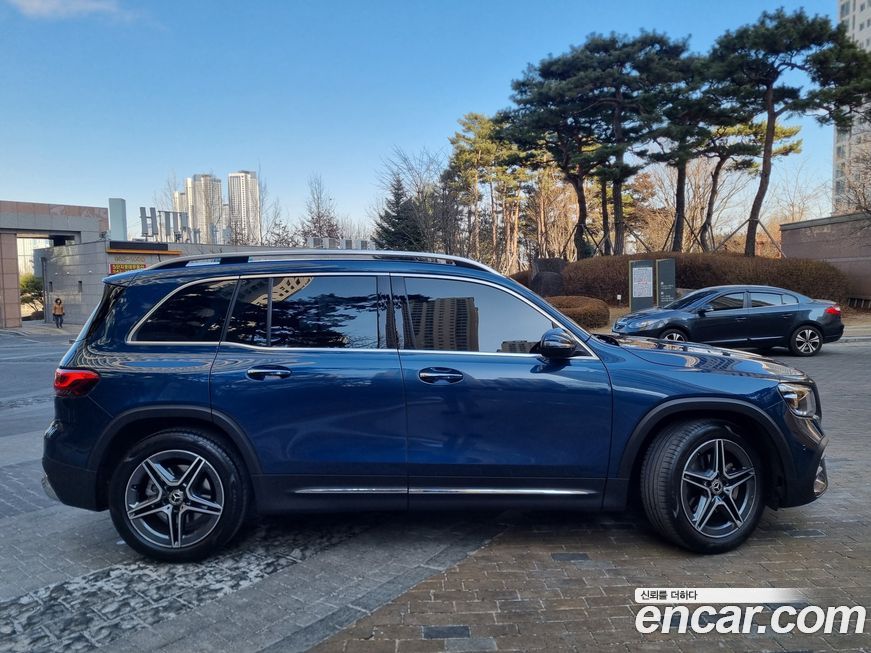 Mercedes-Benz GLB-Class 2023