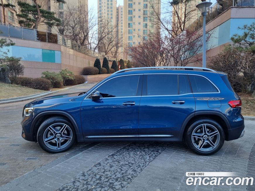 Mercedes-Benz GLB-Class 2023