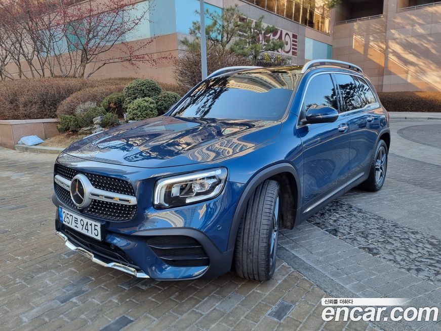 Mercedes-Benz GLB-Class 2023