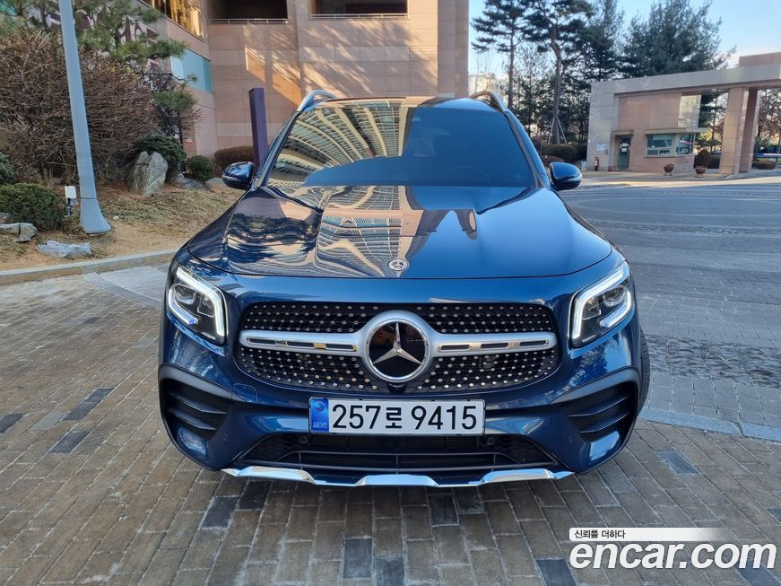 Mercedes-Benz GLB-Class 2023