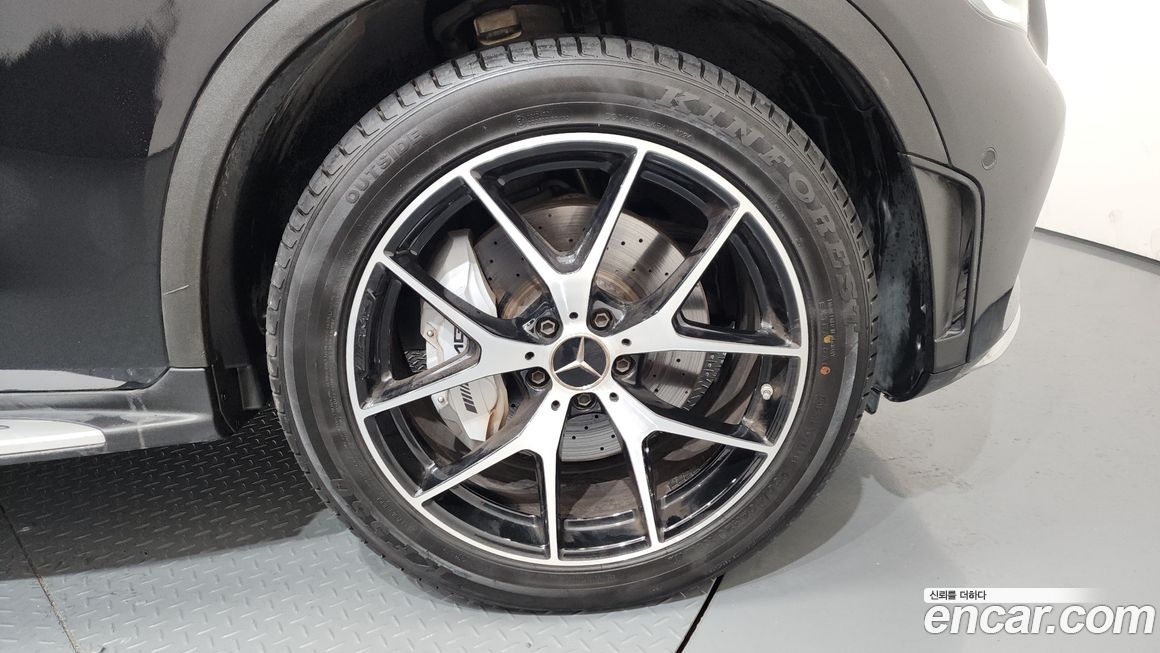 Mercedes-Benz GLC-Class 2021