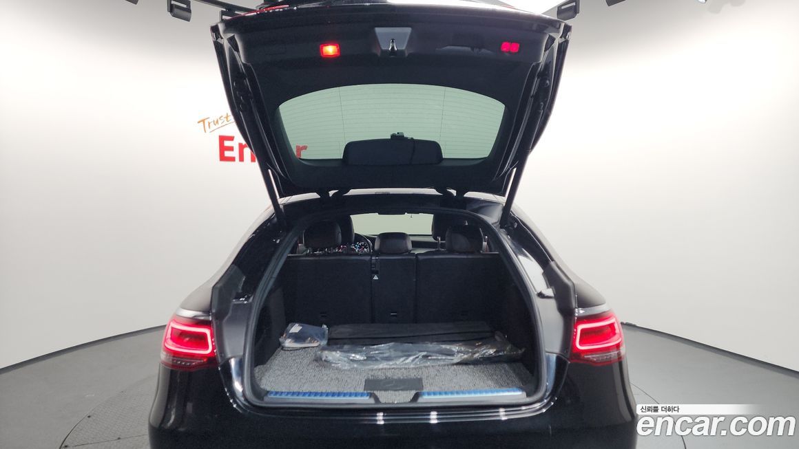 Mercedes-Benz GLC-Class 2021