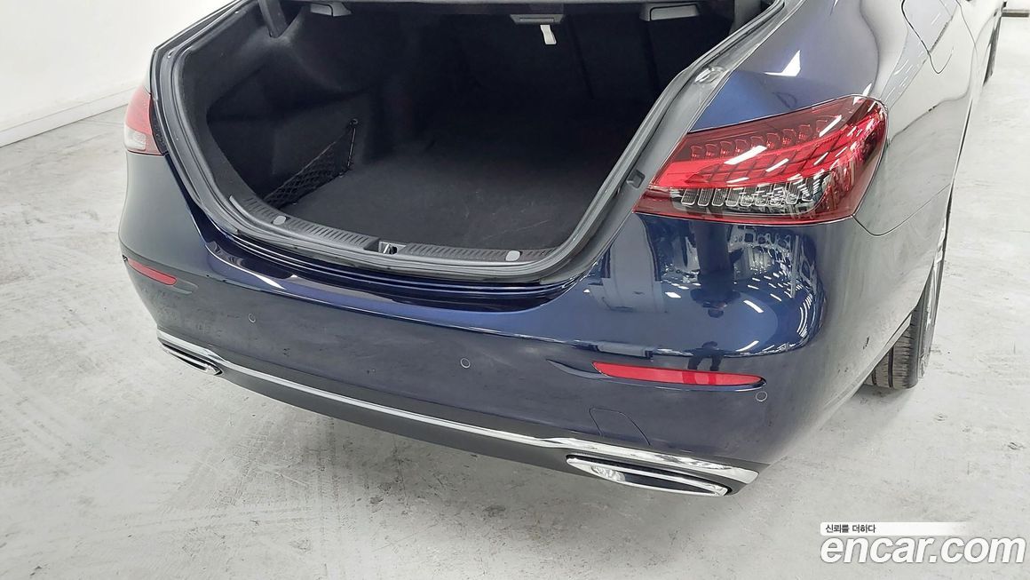 Mercedes-Benz E-Class 2023