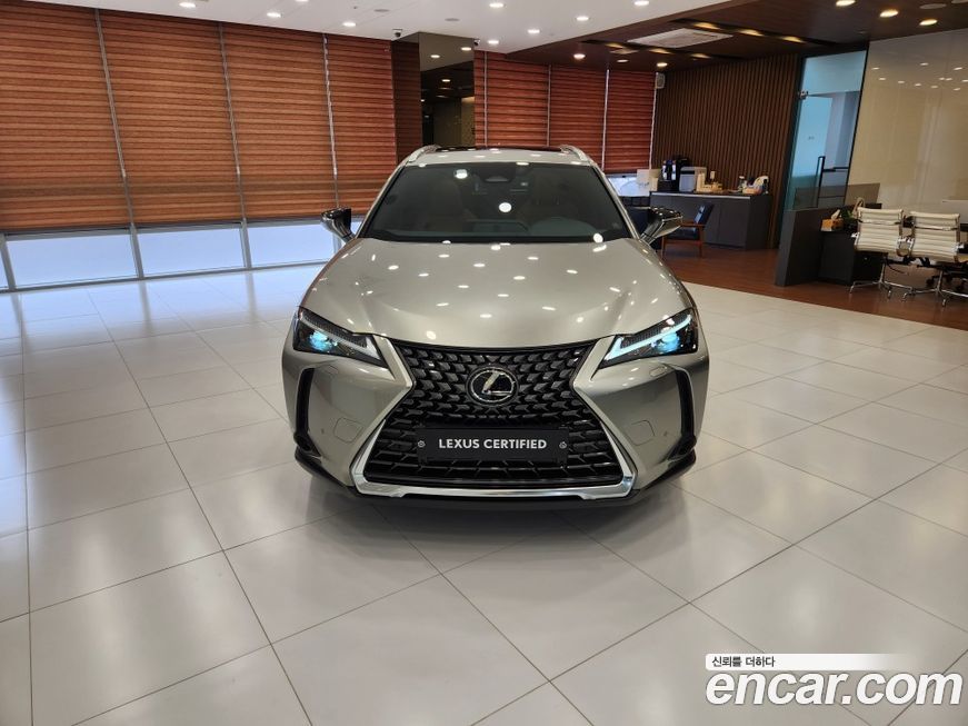 Lexus UX 2026