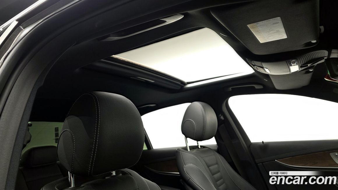 Mercedes-Benz E-Class 2022