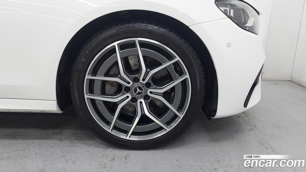 Mercedes-Benz E-Class 2023