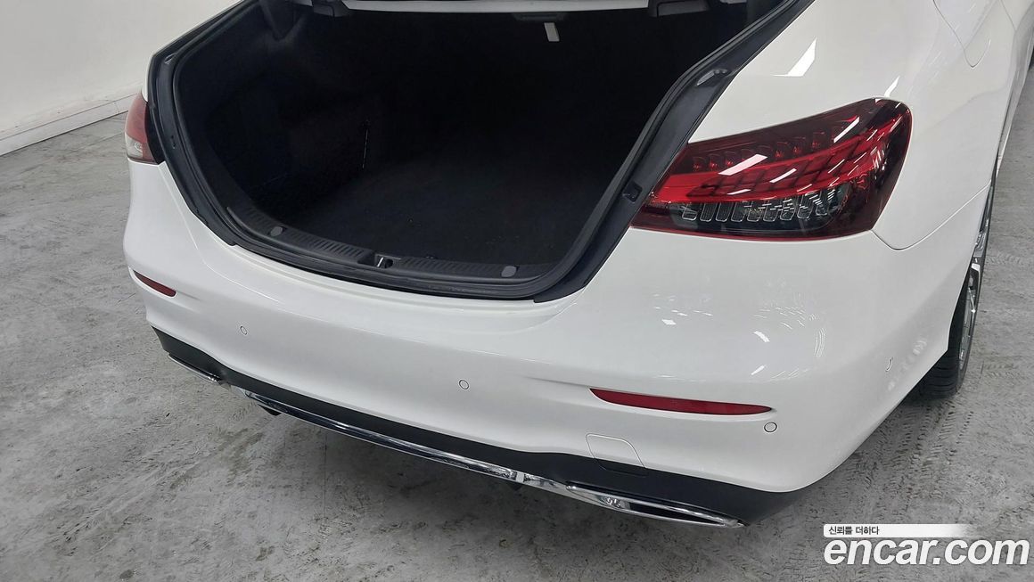 Mercedes-Benz E-Class 2023