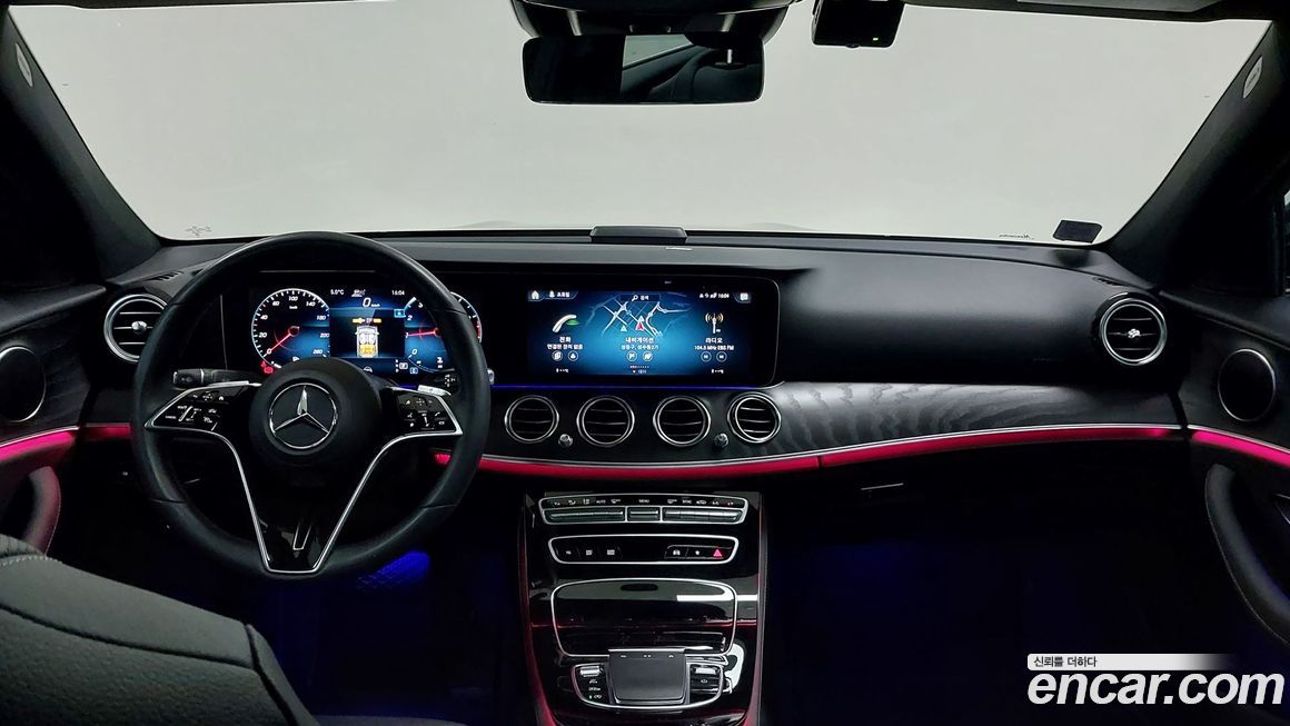Mercedes-Benz E-Class 2023