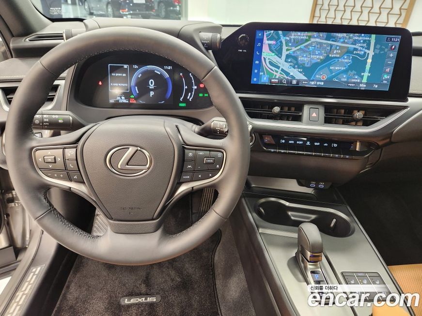 Lexus UX 2026