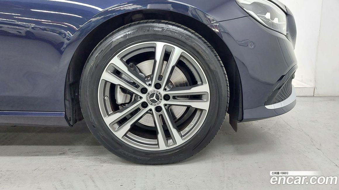 Mercedes-Benz E-Class 2023