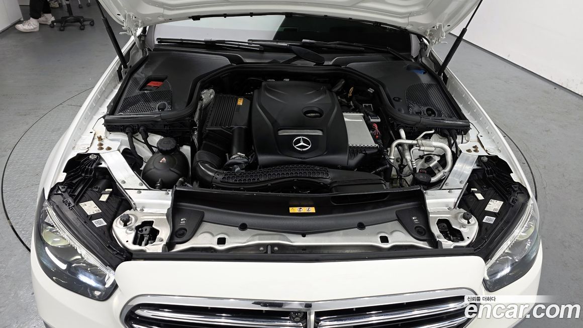 Mercedes-Benz E-Class 2022