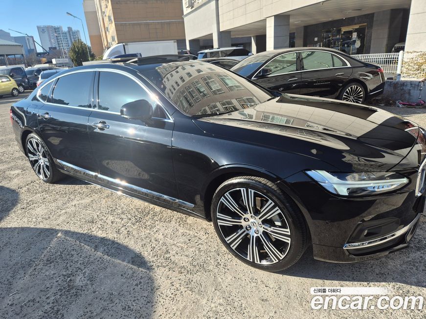 Volvo S90 2023