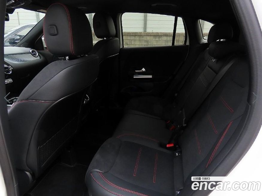 Mercedes-Benz GLA-Class 2025