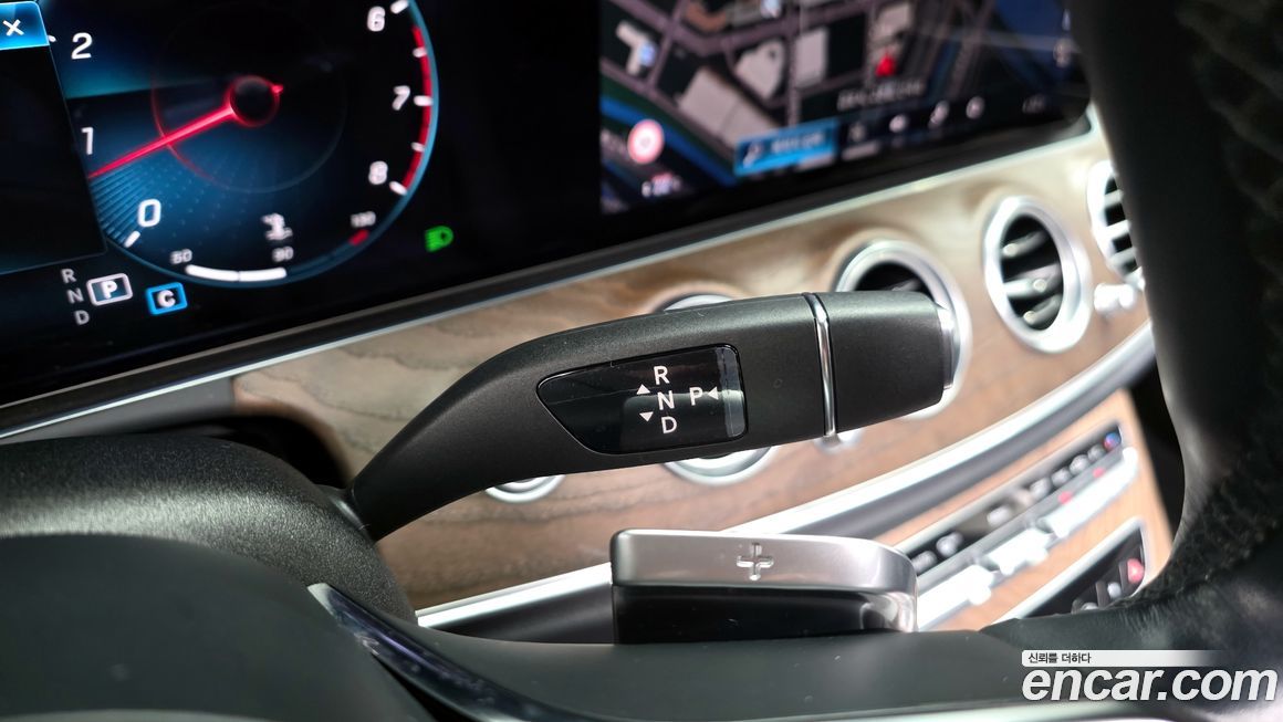 Mercedes-Benz E-Class 2022