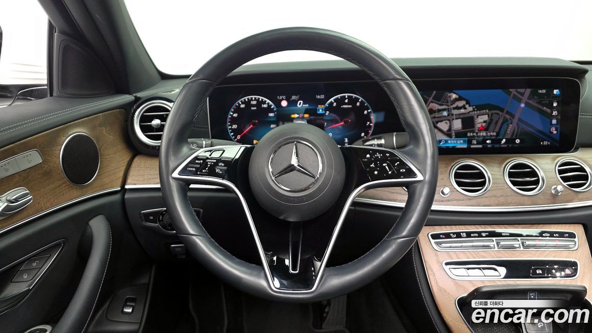 Mercedes-Benz E-Class 2022