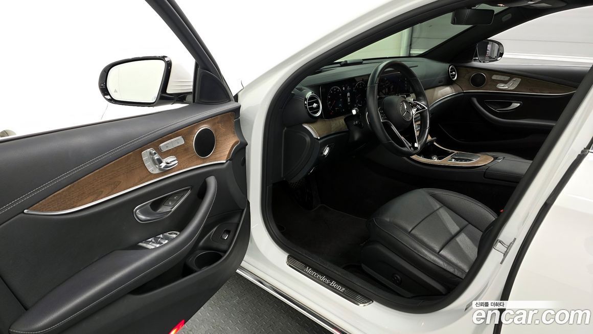 Mercedes-Benz E-Class 2022