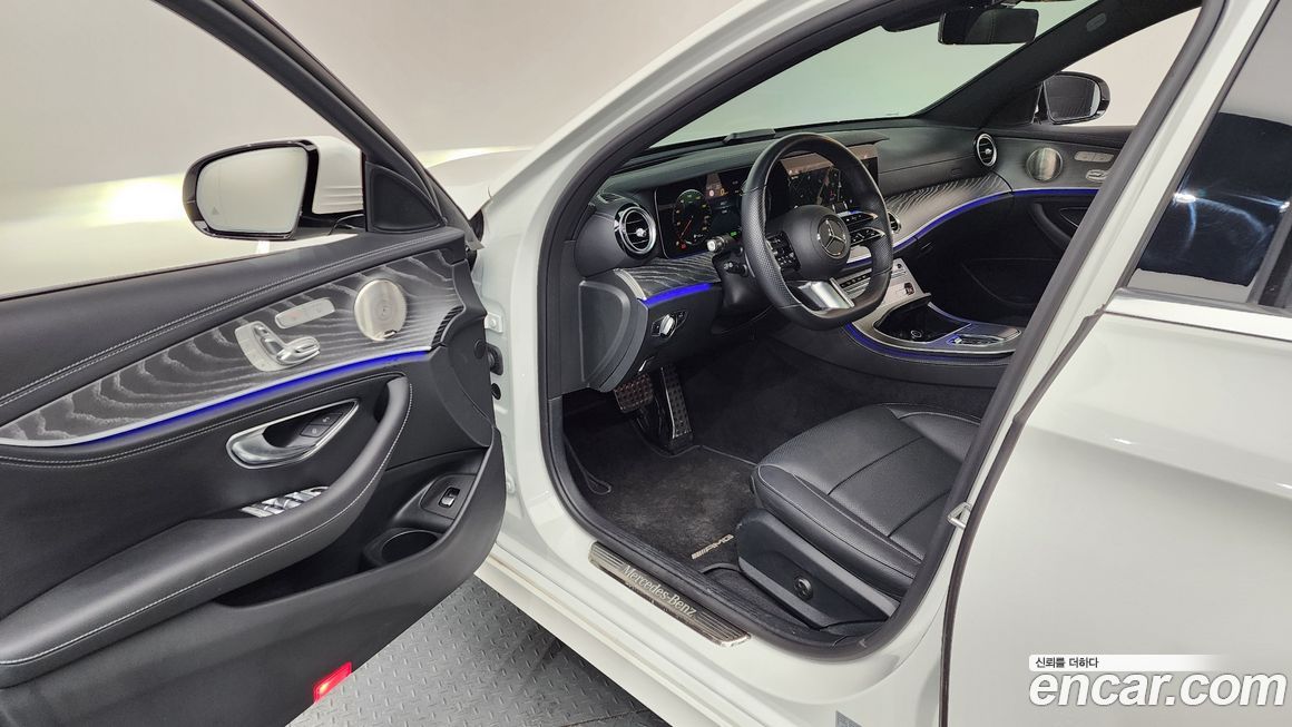 Mercedes-Benz E-Class 2022