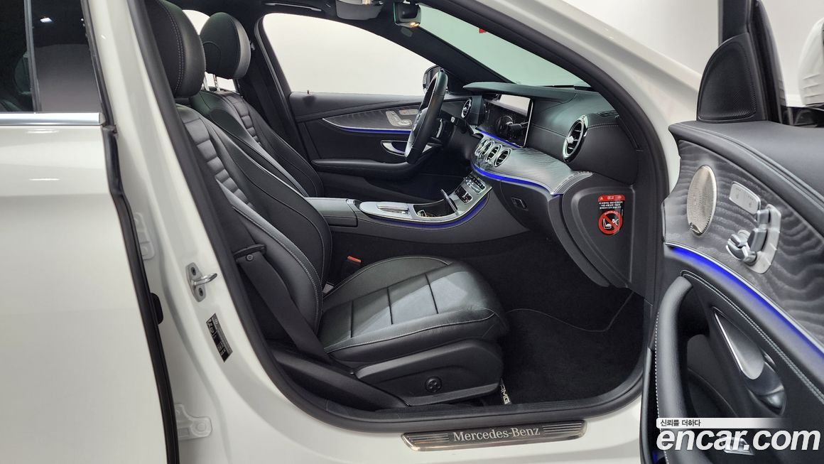 Mercedes-Benz E-Class 2022