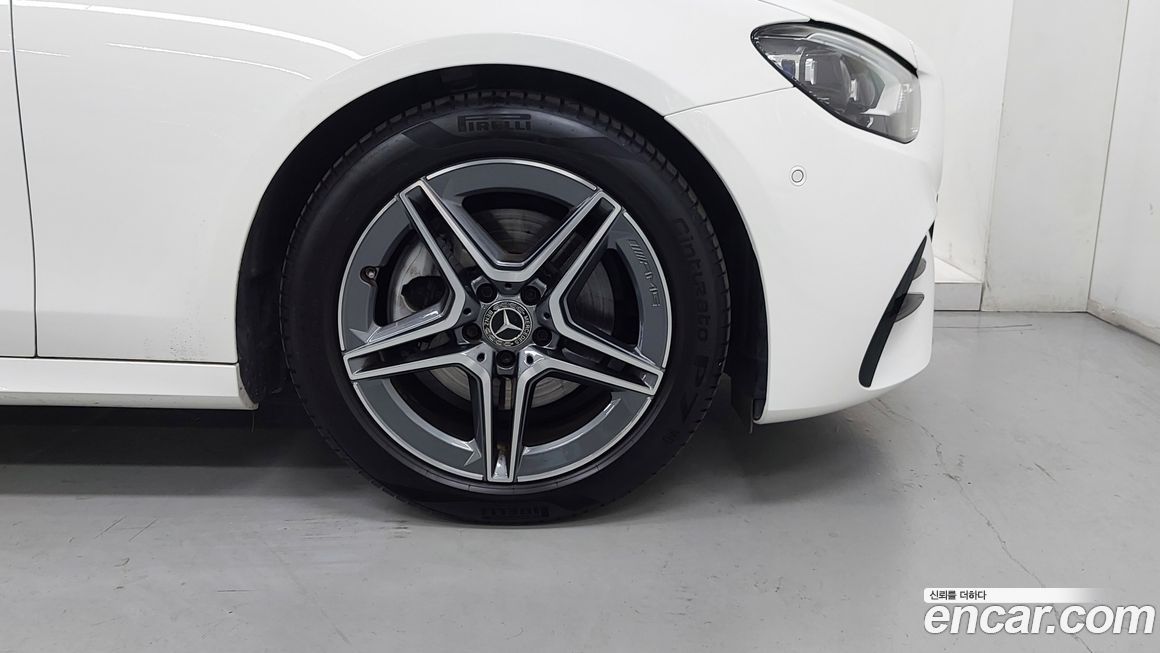 Mercedes-Benz E-Class 2023