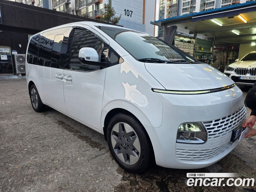 Hyundai Staria 2025