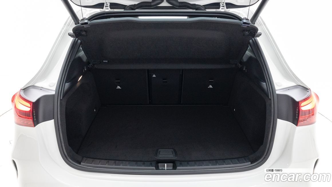 Mercedes-Benz GLA-Class 2026