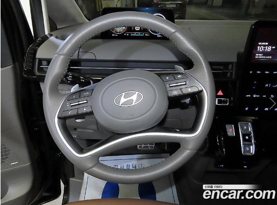 Hyundai Staria 2025