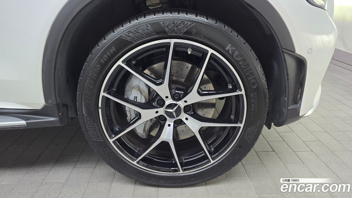 Mercedes-Benz GLC-Class 2021