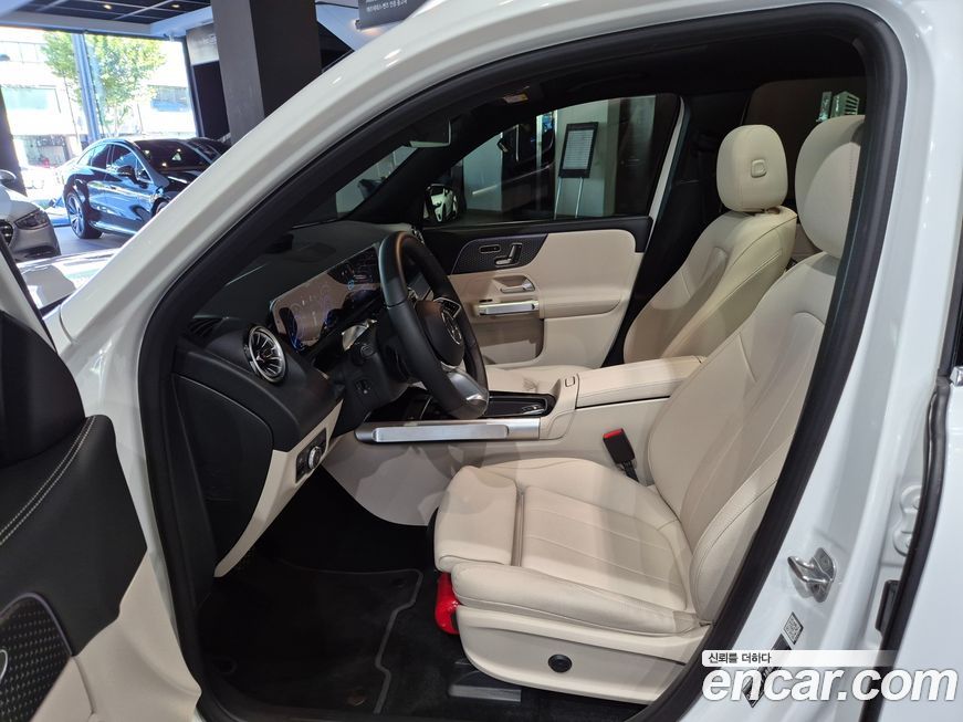 Mercedes-Benz EQB 2026