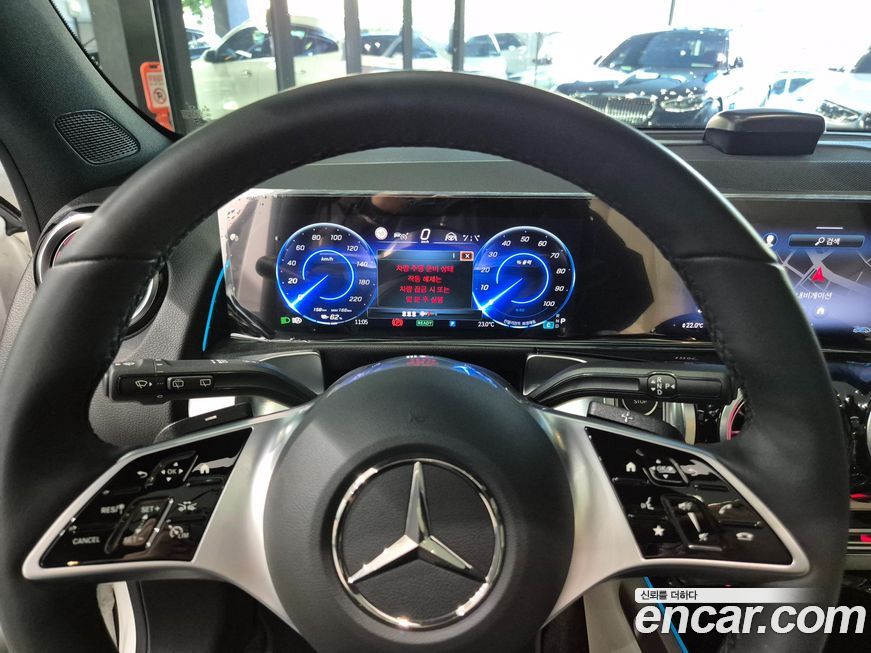 Mercedes-Benz EQB 2026