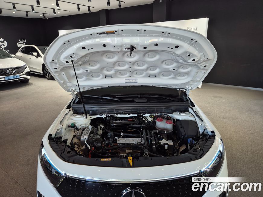 Mercedes-Benz EQB 2026