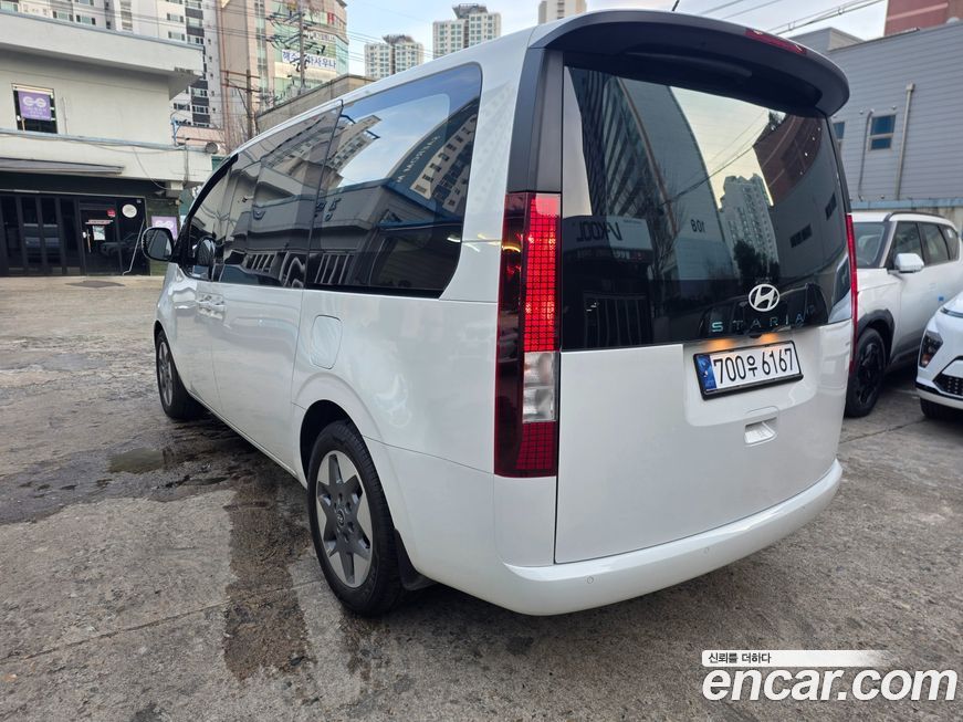 Hyundai Staria 2025