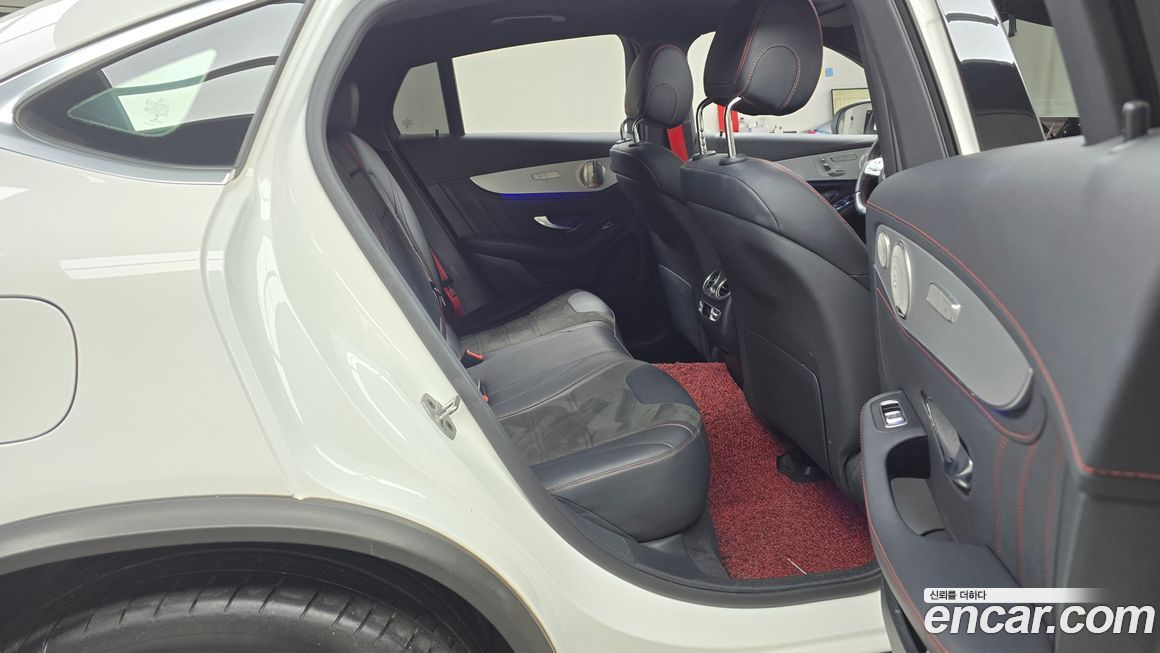 Mercedes-Benz GLC-Class 2021