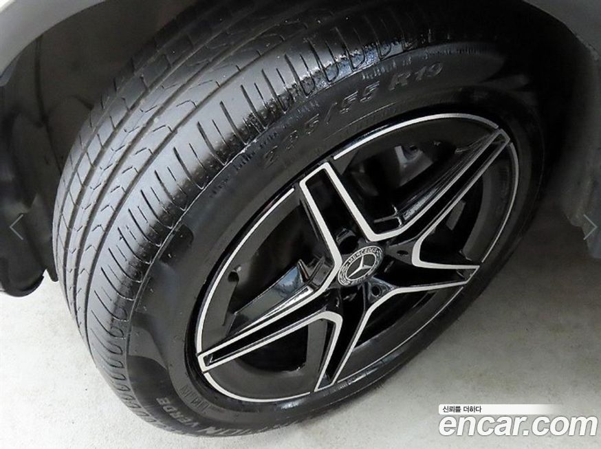 Mercedes-Benz GLC-Class 2023