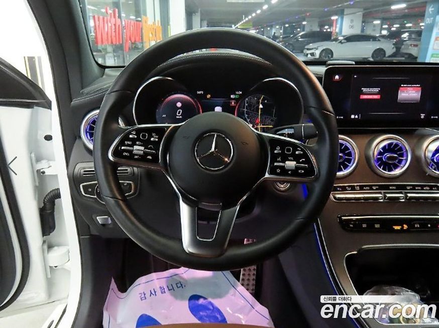 Mercedes-Benz GLC-Class 2023