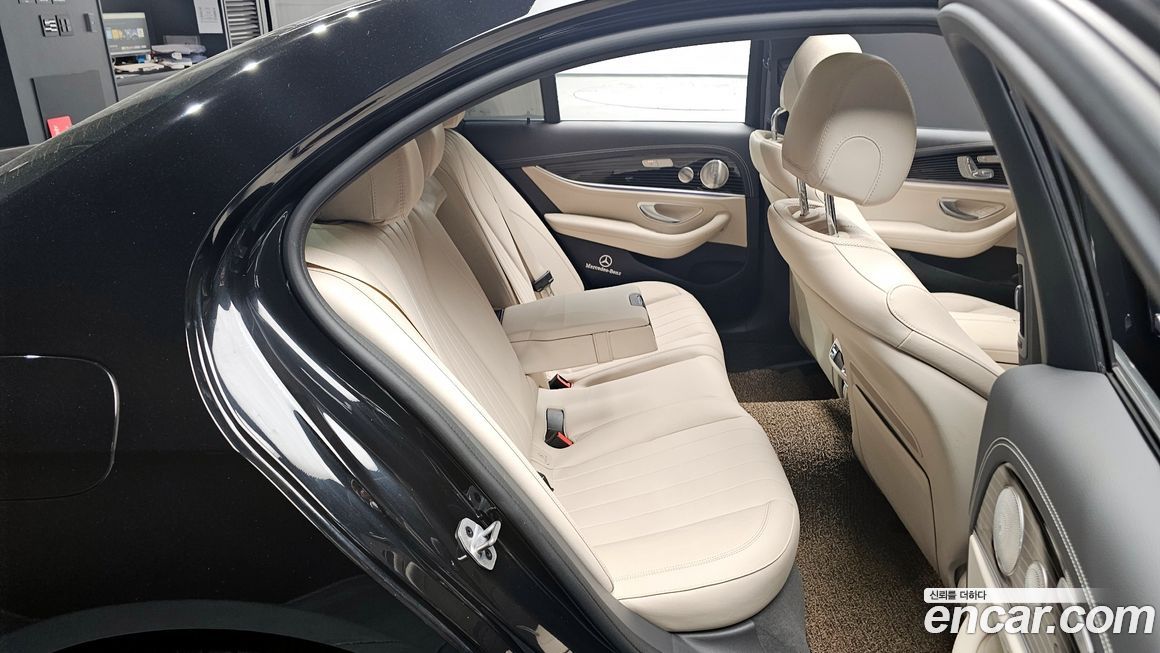 Mercedes-Benz E-Class 2023