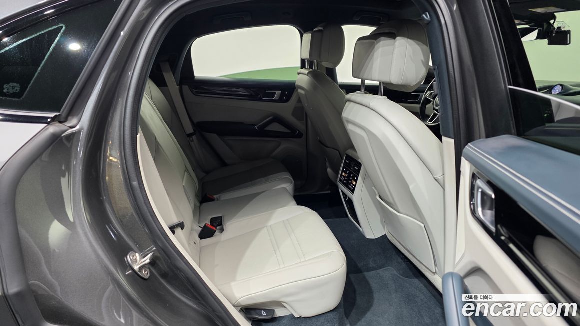 Porsche Cayenne 2022