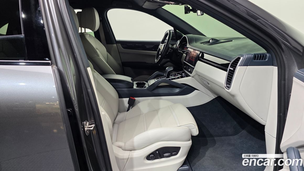 Porsche Cayenne 2022