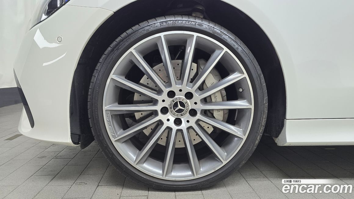 Mercedes-Benz E-Class 2023