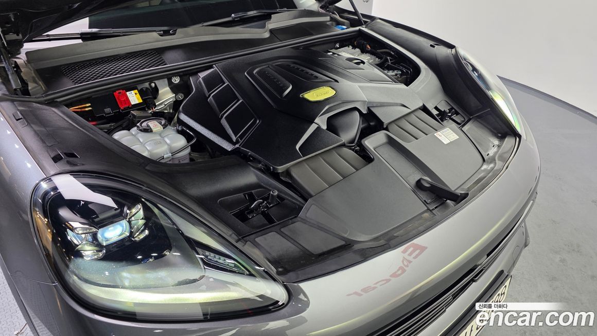 Porsche Cayenne 2022