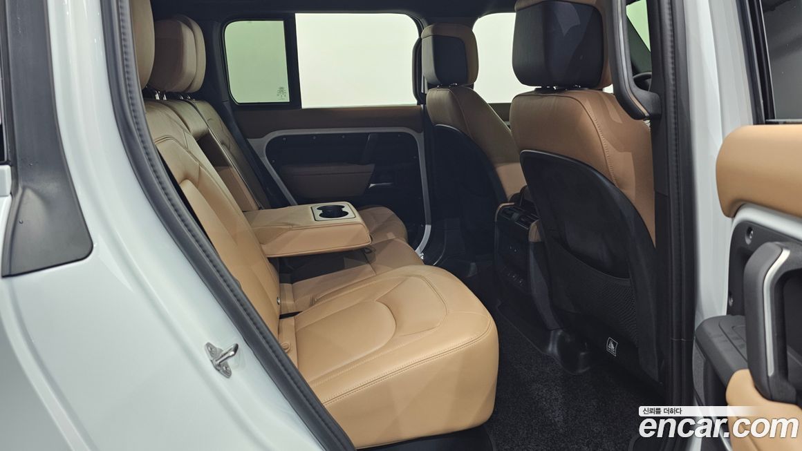 Land Rover Defender 2025