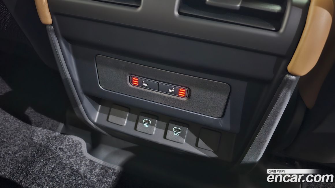 Land Rover Defender 2025