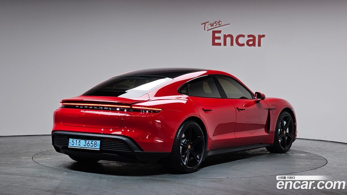 Porsche Taycan 2021